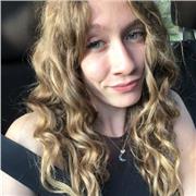 Diplomata,istituto tecnico turistico.So anche l’inglese e il francese